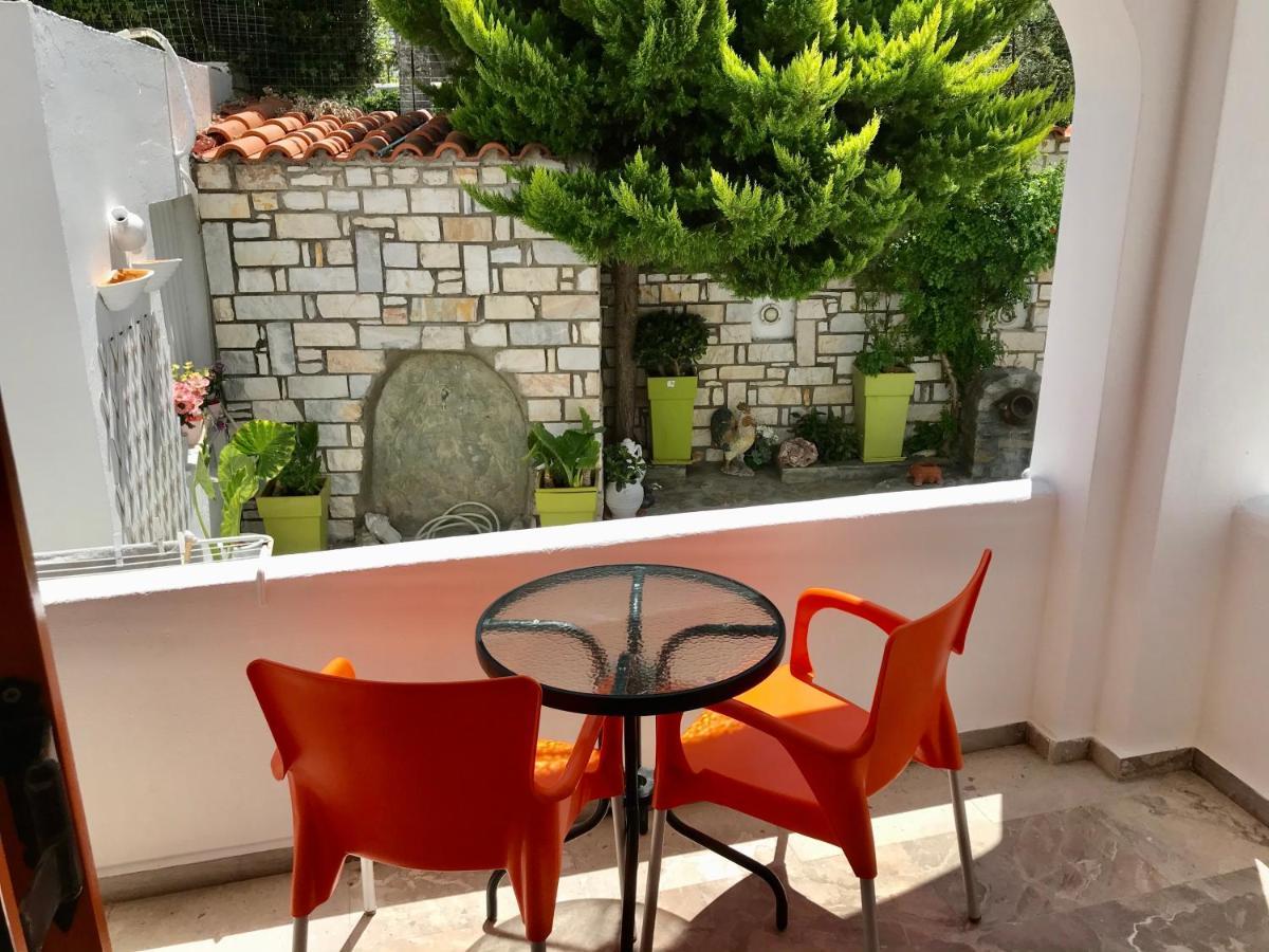 Vassiliki Rooms Páros Buitenkant foto
