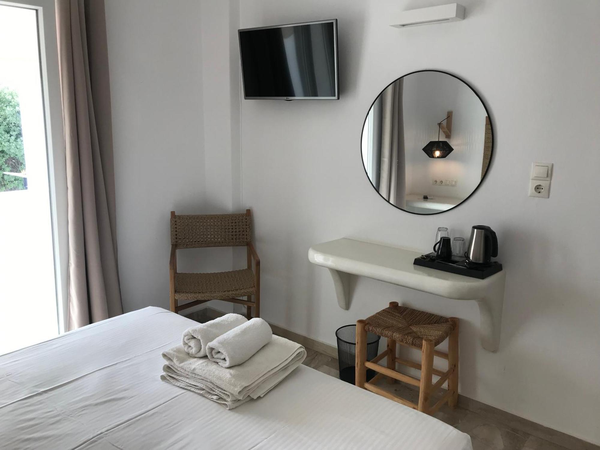 Vassiliki Rooms Páros Buitenkant foto